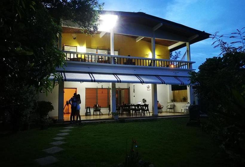 مبيت وإفطار La Perla De Farallon