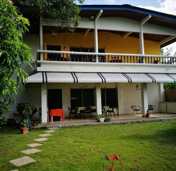 مبيت وإفطار La Perla De Farallon