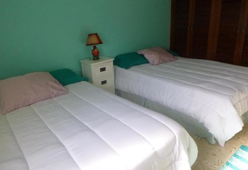 مبيت وإفطار La Perla De Farallon