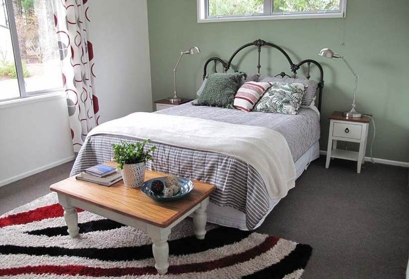 تختخواب و صبحانه Vines On Bannockburn