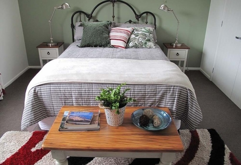 تختخواب و صبحانه Vines On Bannockburn