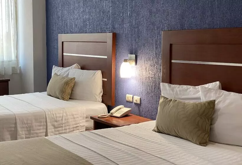Hotelli Calzada Inn
