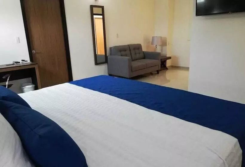 Hotelli Calzada Inn
