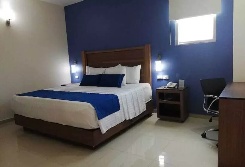 Hotelli Calzada Inn