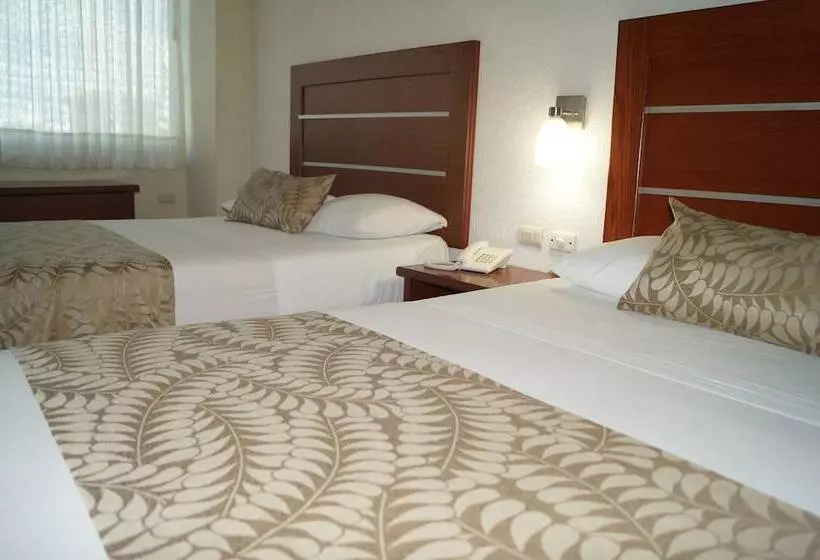 Hotelli Calzada Inn