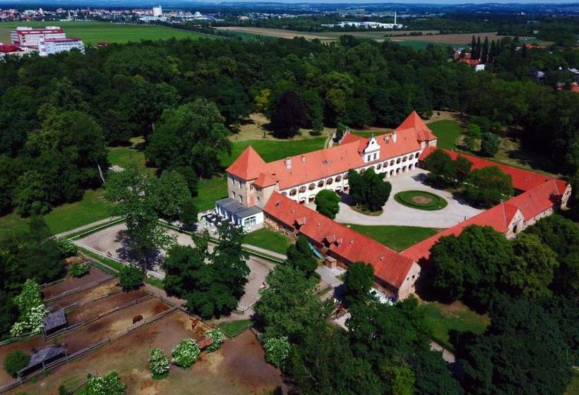 هتل Dvorec Rakičan