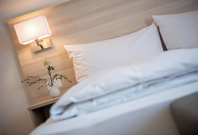 هتل Garni Rössli