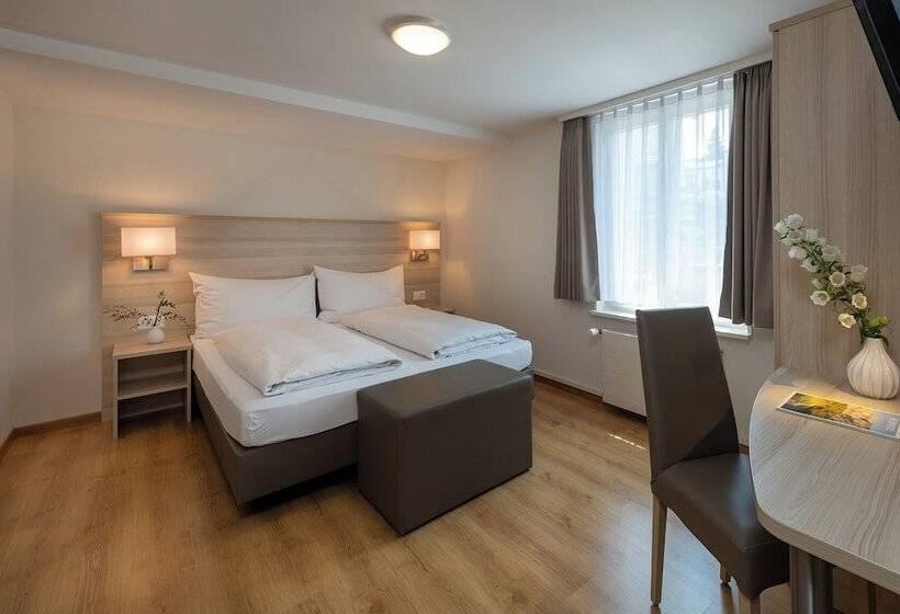 هتل Garni Rössli