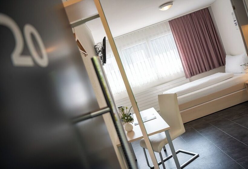 هتل Garni Rössli