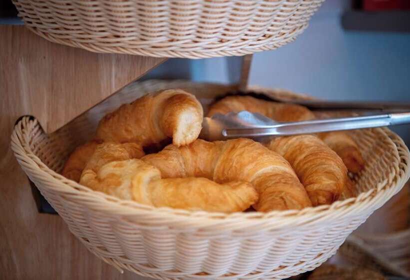 هتل Garni Rössli