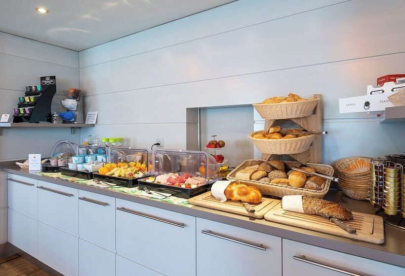 هتل Garni Rössli