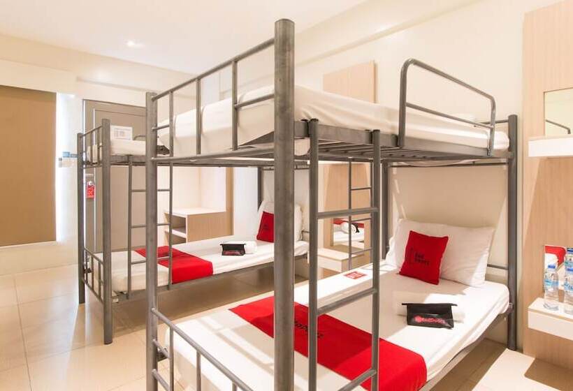 ホテル Reddoorz @ General Segundo Avenue Laoag