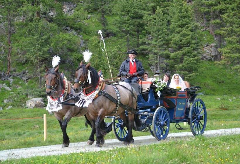 هتل Roseg Gletscher