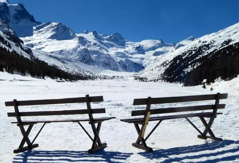 ホテル Roseg Gletscher