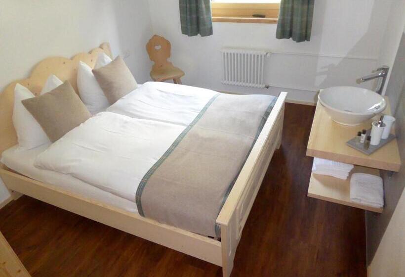 هتل Roseg Gletscher