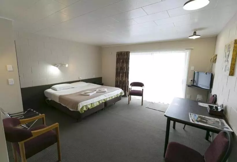 Maple Lodge Motel