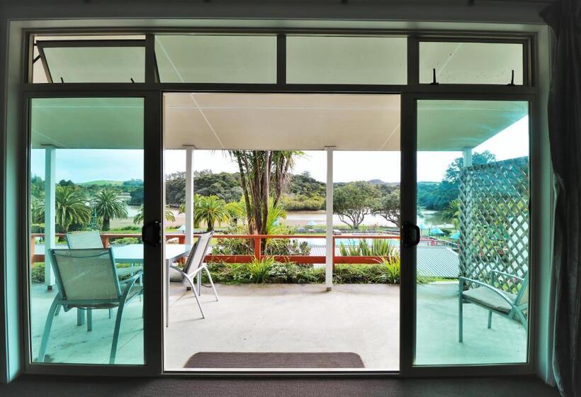 אתר נופש Haruru Falls Motel & Conference Centre