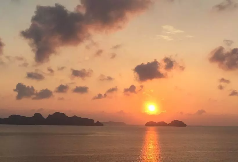 Lomakeskus Noanoa Island