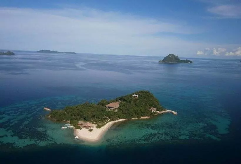 Lomakeskus Noanoa Island