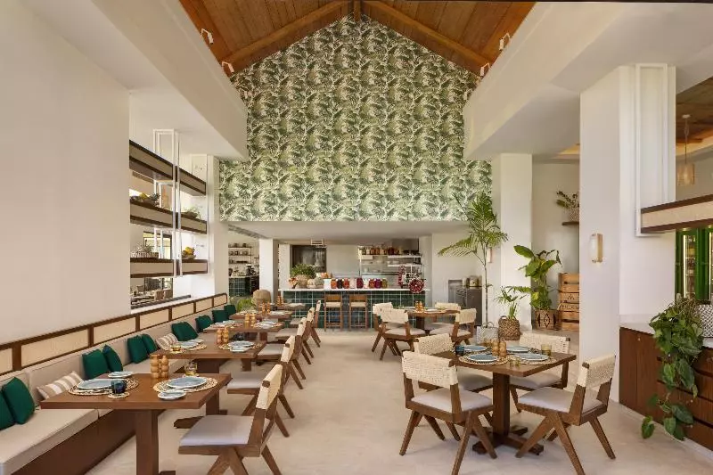 هتل Six Senses La Sagesse