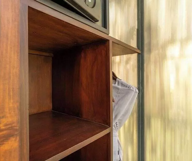 هتل Acre Resort & Residences