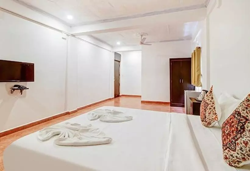 Fabhotel Pleasure Inn