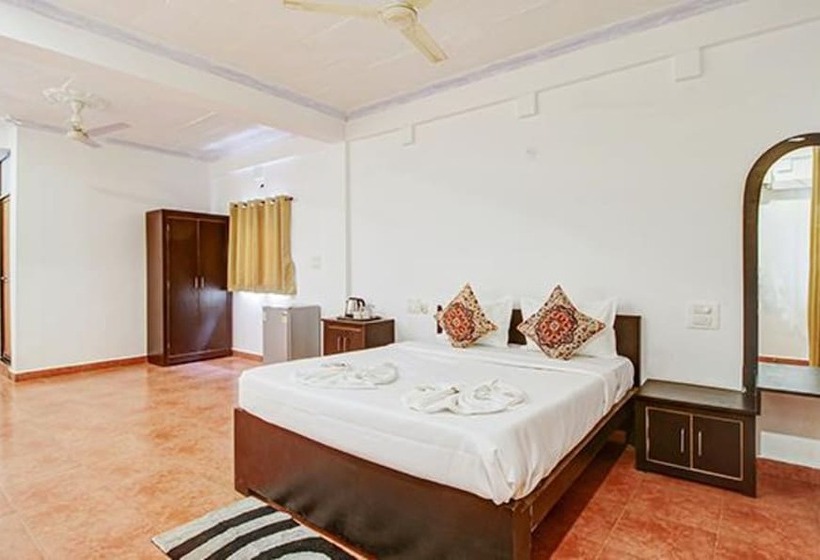 Fabhotel Pleasure Inn