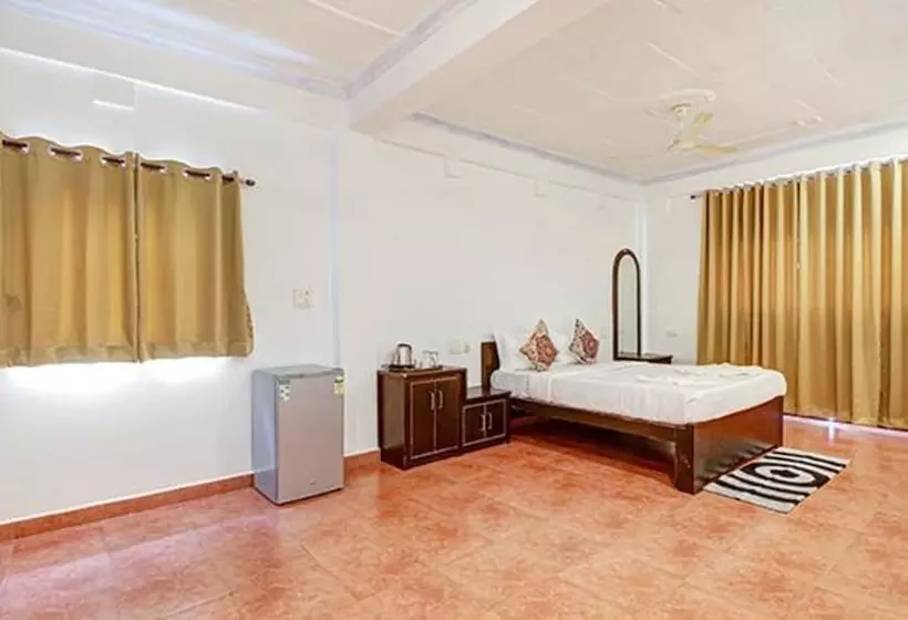 Fabhotel Pleasure Inn