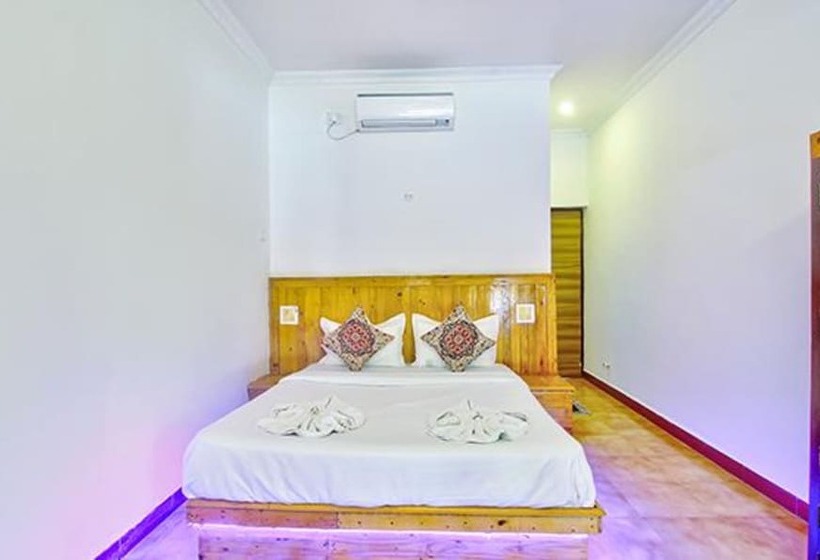 Fabhotel Pleasure Inn