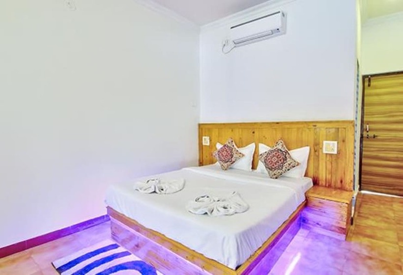 Fabhotel Pleasure Inn