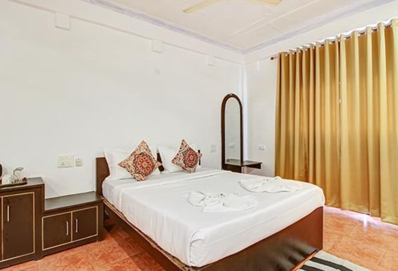 Fabhotel Pleasure Inn