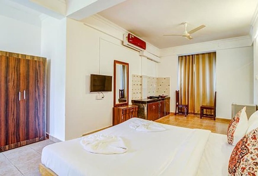 Fabhotel Pleasure Inn