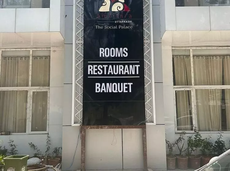 Hotelli Amritara Social Palace