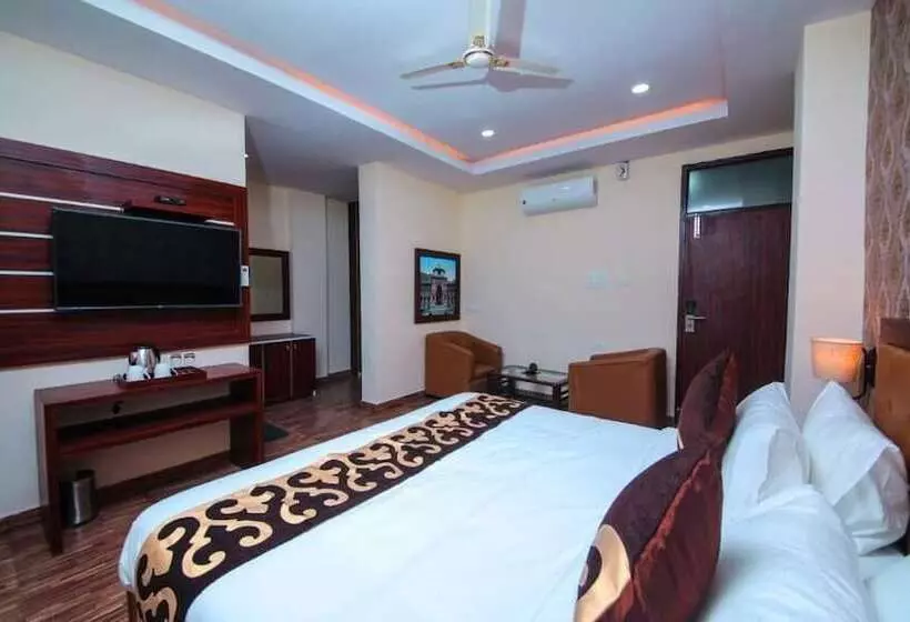 Hotelli Amritara Social Palace