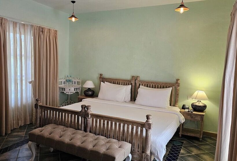 Hotel Amritara Social Palace