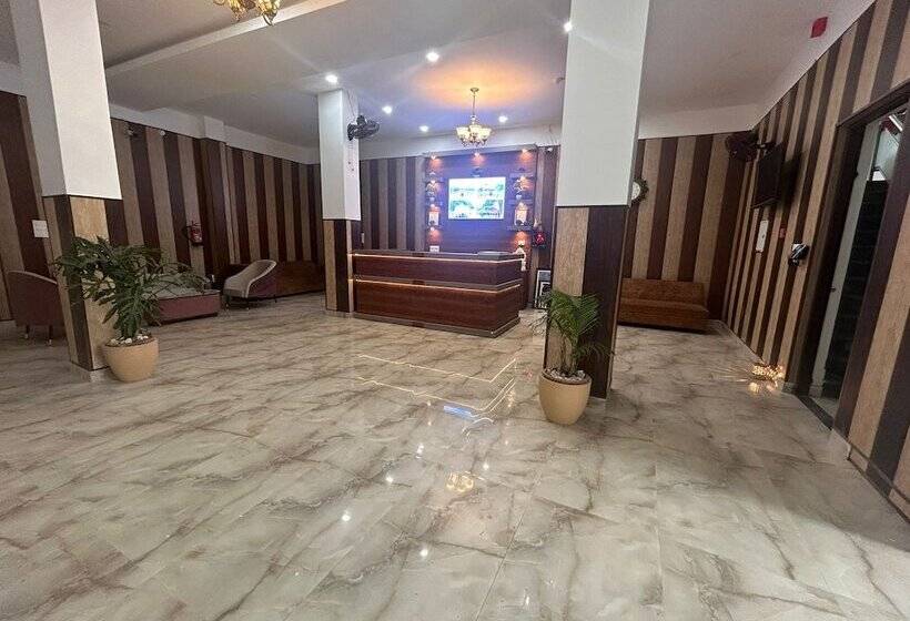 Hotel Amritara Social Palace