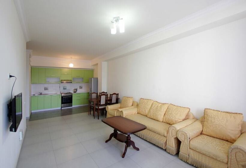 Flatsinyerevan In The City Center