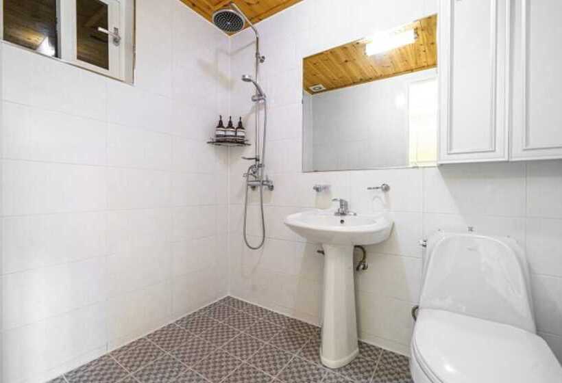 Gangneung Gyeongpoui Haru Pension