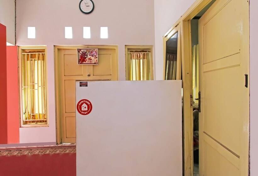 Hotel Al Fatih Guest House Syariah By Oyo Rooms