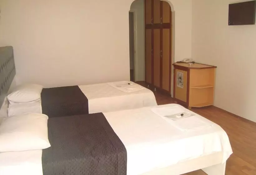 Cenova Otel