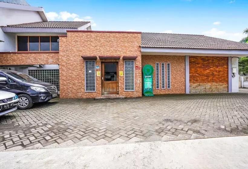 ホテル Capital O 90888 Bintang Diponggo Residence