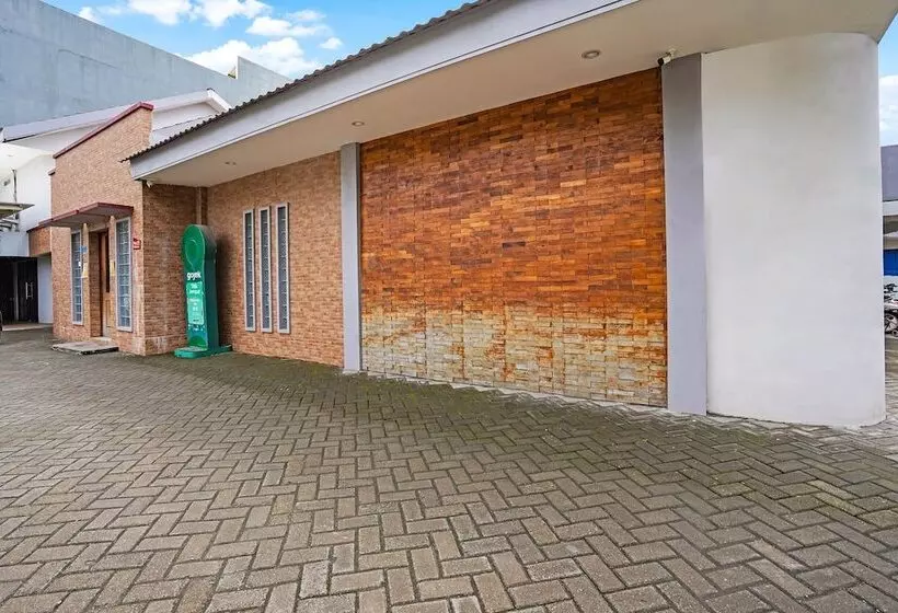 ホテル Capital O 90888 Bintang Diponggo Residence