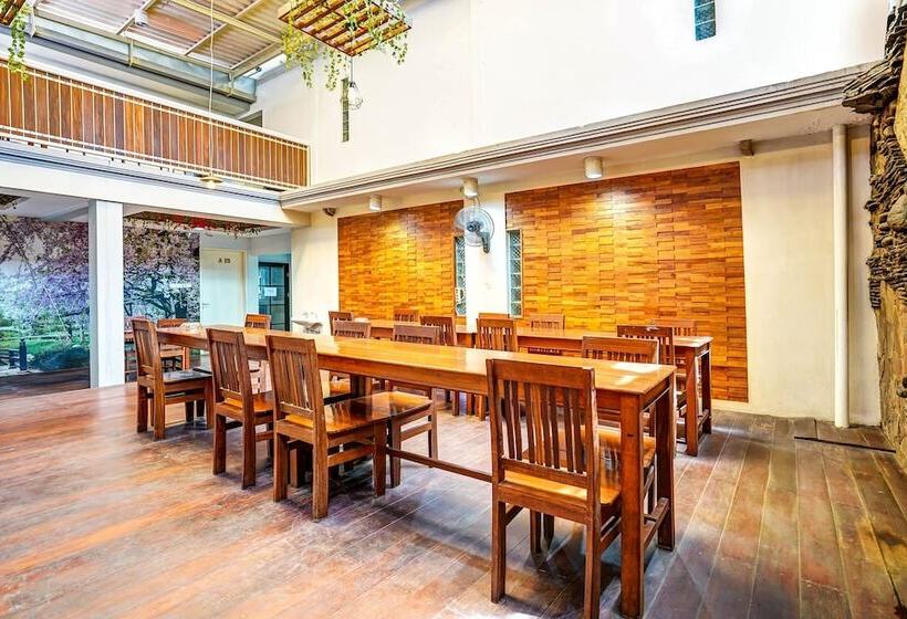 Hotell Capital O 90888 Bintang Diponggo Residence