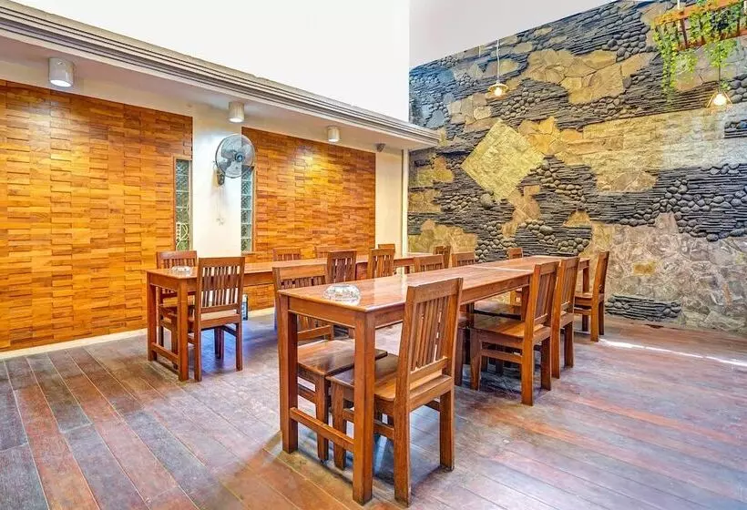 ホテル Capital O 90888 Bintang Diponggo Residence
