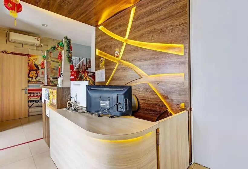 ホテル Capital O 90888 Bintang Diponggo Residence