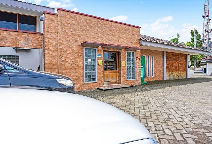 Hotell Capital O 90888 Bintang Diponggo Residence