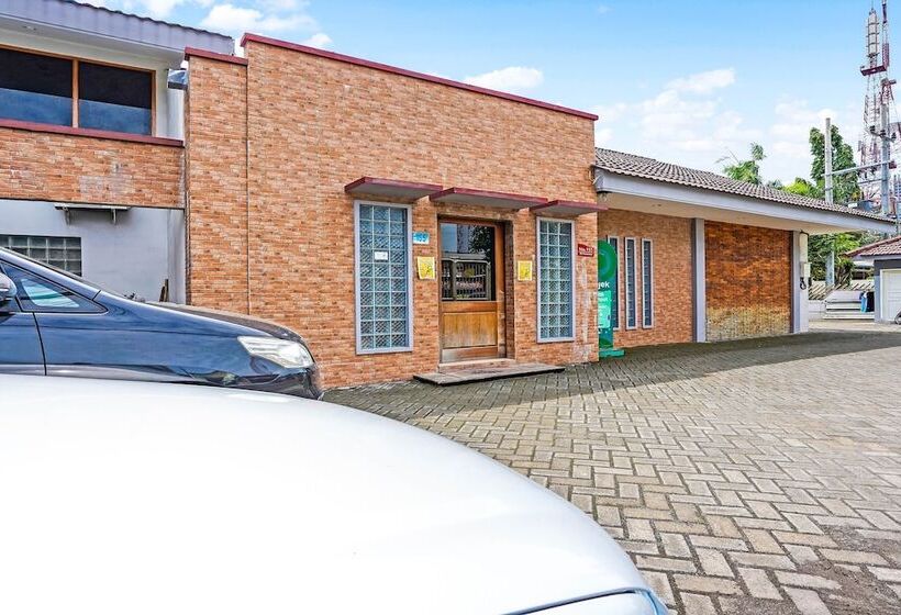 Hotell Capital O 90888 Bintang Diponggo Residence