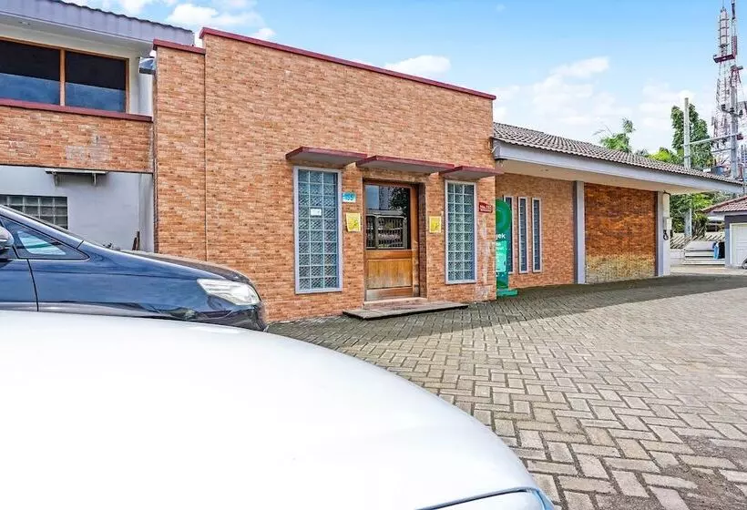 ホテル Capital O 90888 Bintang Diponggo Residence