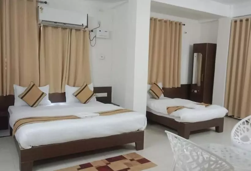 ホテル Erica Residency