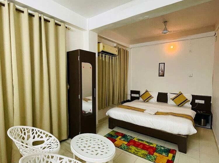 Hotel Erica Residency